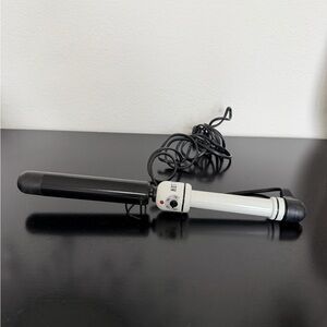 Hot Tools Ceramic Black and White Curling Barrel 1.25”